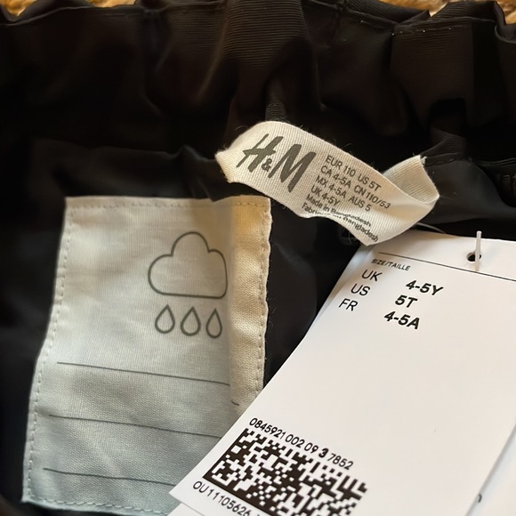 Boy’s Black Splash Pants. Size 4-5. - Picture 6 of 7